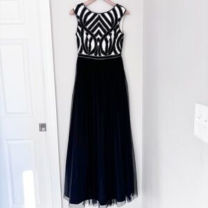 AIDAN MATTOX black and cream sequined gown sz. 4